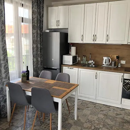 Sunny Shore Апартаменты